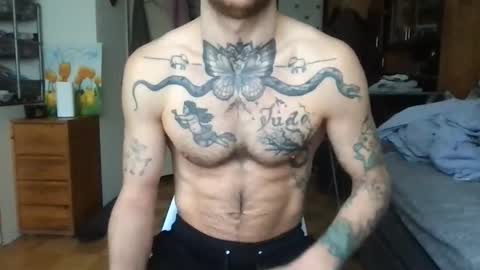 Snapshot of brianmuscle chatting on 02-15-26, 08:13 Brian online show from 02-15-26, 08:13