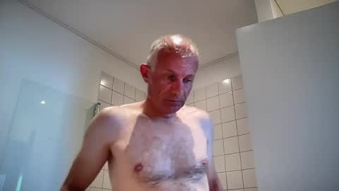 Snapshot of briantimes chatting on 06-28-26, 02:45 Brian online show from 06-28-26, 02:45