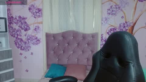 Snapshot of briathomas chatting on 03-11-25, 12:50 DAYANNA online show from 03-11-25, 12:50