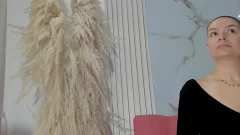 Snapshot of bridgetrodriguez chatting on 10-05-25, 12:25 online show from 10-05-25, 12:25