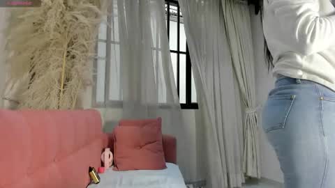 Snapshot of bridgetrodriguez chatting on 12-14-25, 11:48 online show from 12-14-25, 11:48