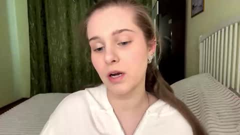 brielleroberts online show from 03-17-26, 08:06