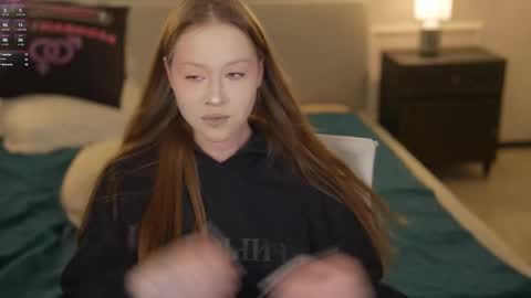 Diamonds Girls online show from 12-13-25, 07:42