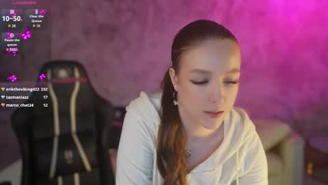 Snapshot of bright_diamonds_054 chatting on 02-12-26, 12:38 Diamonds Girls online show from 02-12-26, 12:38