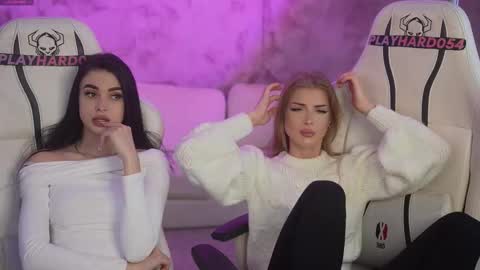 Snapshot of bright_diamonds_054 chatting on 02-17-26, 08:33 Diamonds Girls online show from 02-17-26, 08:33