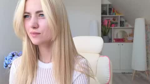 Snapshot of brilliantvictoria chatting on 02-13-25, 10:44 Vi. online show from 02-13-25, 10:44