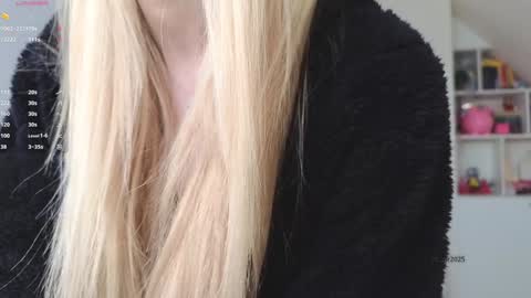 Snapshot of brilliantvictoria chatting on 03-09-25, 11:25 Vi. online show from 03-09-25, 11:25