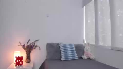 Snapshot of brisa_blue chatting on 09-23-25, 04:43 Brisa online show from 09-23-25, 04:43