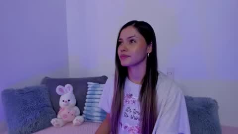 Snapshot of brisa_blue chatting on 11-14-25, 04:38 Brisa online show from 11-14-25, 04:38