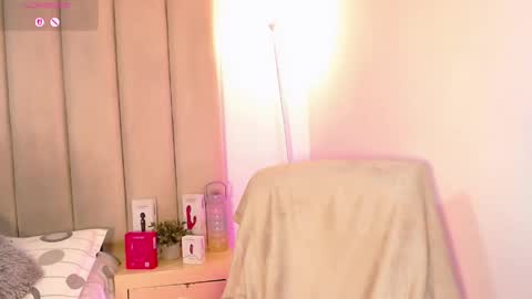 Snapshot of britanymooree chatting on 06-06-26, 11:31 Britany online show from 06-06-26, 11:31