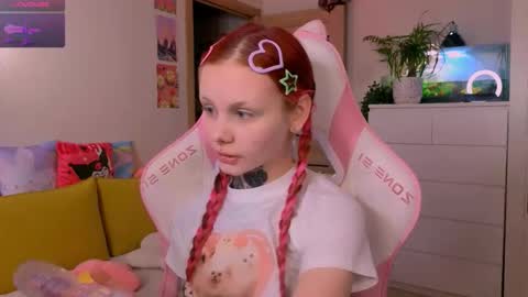 Snapshot of britney_lynch chatting on 11-13-25, 07:24 Britney online show from 11-13-25, 07:24