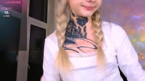 Britney online show from 03-26-26, 07:19