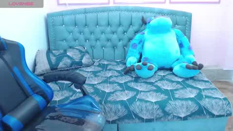 Snapshot of britney_sub chatting on 01-12-25, 09:51 Britney online show from 01-12-25, 09:51