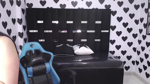 Snapshot of britney_sub chatting on 02-21-25, 03:34 Britney online show from 02-21-25, 03:34