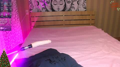 Snapshot of britneyfoxxxx1 chatting on 12-27-24, 06:35 Britney. Part-time devil online show from 12-27-24, 06:35