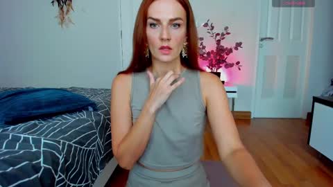 Snapshot of britneyhall chatting on 02-13-25, 08:06 britneyhall online show from 02-13-25, 08:06