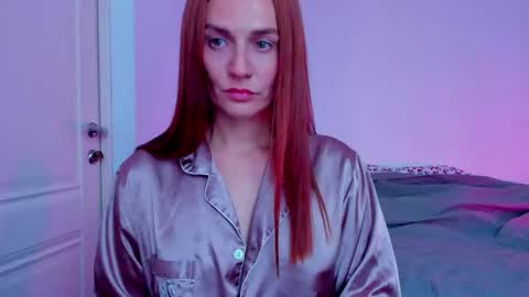 Snapshot of britneyhall chatting on 11-20-25, 09:09 britneyhall online show from 11-20-25, 09:09