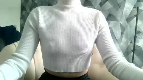 Snapshot of britneykittens chatting on 01-21-25, 07:47 BritneyKittens online show from 01-21-25, 07:47