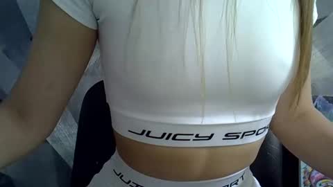 Snapshot of britneykittens chatting on 11-04-25, 07:18 BritneyKittens online show from 11-04-25, 07:18