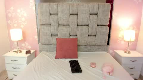 Snapshot of britneysweet_ chatting on 06-16-26, 07:38 BritneySweet online show from 06-16-26, 07:38