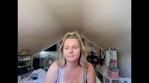 Snapshot of brittanybby23 chatting on 09-15-25, 05:02 brittanybby23 online show from 09-15-25, 05:02
