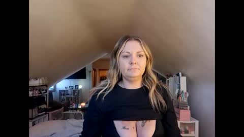 Snapshot of brittanybby23 chatting on 11-23-25, 07:02 brittanybby23 online show from 11-23-25, 07:02