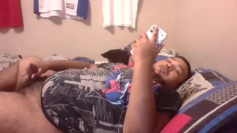 Snapshot of bronxforlife chatting on 12-17-24, 03:28 bronxforlife online show from 12-17-24, 03:28