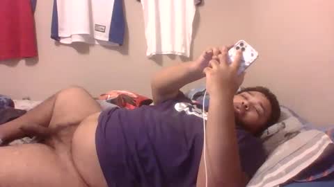 Snapshot of bronxforlife chatting on 02-05-25, 03:55 bronxforlife online show from 02-05-25, 03:55