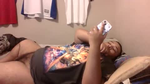 Snapshot of bronxforlife chatting on 12-19-25, 02:51 bronxforlife online show from 12-19-25, 02:51