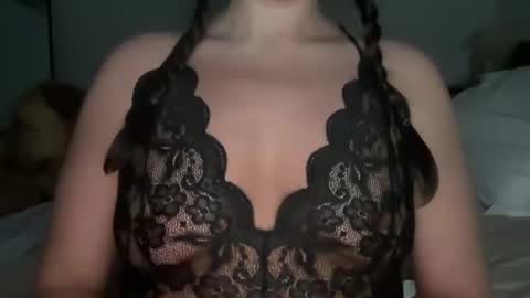 Snapshot of brookiex96 chatting on 01-17-25, 01:25 Brookie online show from 01-17-25, 01:25