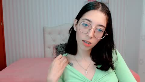 Snapshot of brooklove_doll chatting on 12-23-24, 04:33 Brook Loves online show from 12-23-24, 04:33