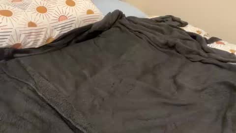 Snapshot of brownguystar chatting on 12-16-25, 11:43 BrownStar online show from 12-16-25, 11:43