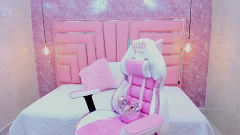 Sara  online show from 01-24-25, 02:18