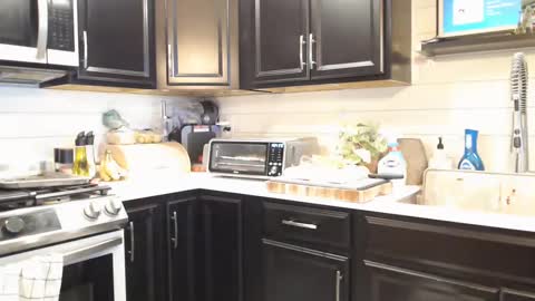 Snapshot of bruce5159 chatting on 09-16-25, 12:11 Bruce online show from 09-16-25, 12:11