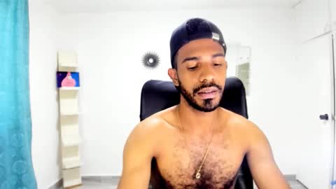 Snapshot of bruce_1111 chatting on 09-26-25, 08:35 bruce_1111 online show from 09-26-25, 08:35