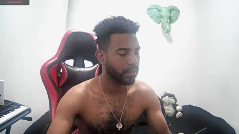 Snapshot of bruce_1111 chatting on 11-23-25, 08:30 bruce_1111 online show from 11-23-25, 08:30