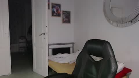 Bruce online show from 12-21-24, 08:54