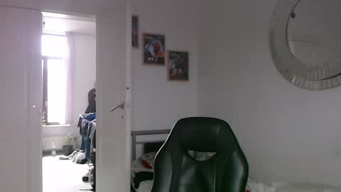 Bruce online show from 02-05-25, 10:30