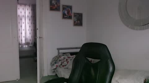 Bruce online show from 02-08-25, 03:31