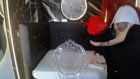 Bruja SCarlata online show from 02-12-26, 12:22