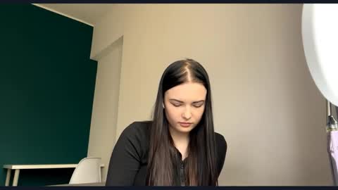 Luna online show from 04-28-26, 01:05