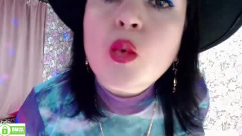 Snapshot of brunette7786 chatting on 12-17-24, 09:49 Julia online show from 12-17-24, 09:49