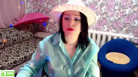 Snapshot of brunette7786 chatting on 12-22-24, 10:15 Julia online show from 12-22-24, 10:15