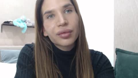 Snapshot of brunettesurprise chatting on 01-07-26, 05:59 Luna online show from 01-07-26, 05:59