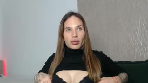 Snapshot of brunettesurprise chatting on 01-11-26, 05:07 Luna online show from 01-11-26, 05:07