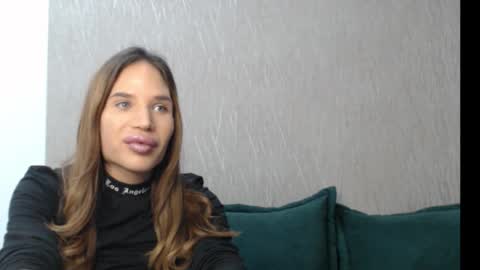 Snapshot of brunettesurprise chatting on 01-14-26, 05:07 Luna online show from 01-14-26, 05:07