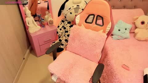 Snapshot of brunettklaryss chatting on 02-24-25, 04:16 Brenda online show from 02-24-25, 04:16