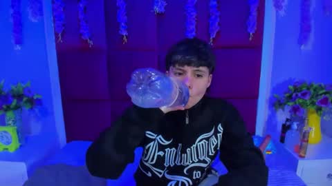 Snapshot of bruno_cruz chatting on 10-03-25, 02:41 Bruno Cruz online show from 10-03-25, 02:41