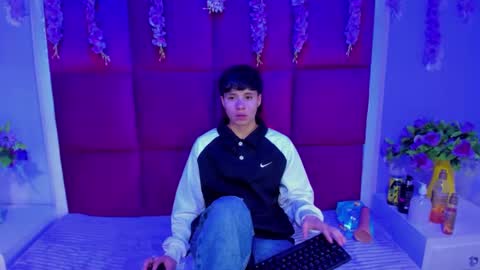 Snapshot of bruno_cruz chatting on 10-05-25, 02:21 Bruno Cruz online show from 10-05-25, 02:21