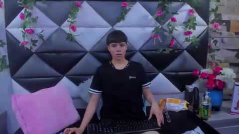 Snapshot of bruno_cruz chatting on 11-10-25, 03:05 Bruno Cruz online show from 11-10-25, 03:05